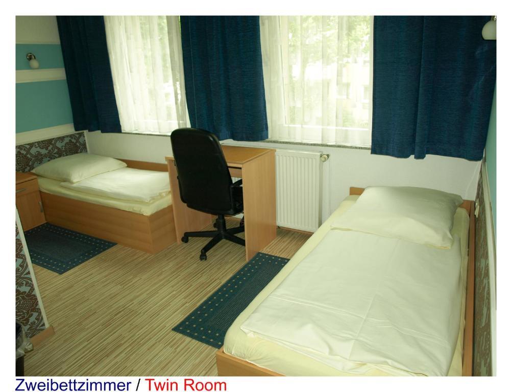 Hotel Pension Central Nuernberg-Fürth Zimmer foto